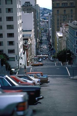 岡山・香川エリア最大級の中古車販売・アフターサービスを提供する「くるまのハヤシ」倉敷店の魅力