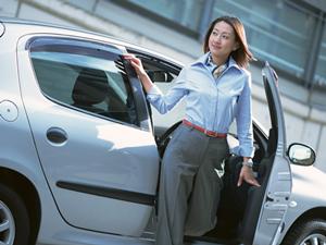 軽自動車は重量税が安いので車検量が安い